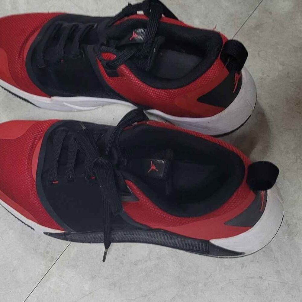 Men's Size 9.5 Jordan Red/Black Sneakers - Great Condition